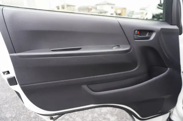 トヨタ ハイエースバン CBF-TRH200V(2WD)の写真40