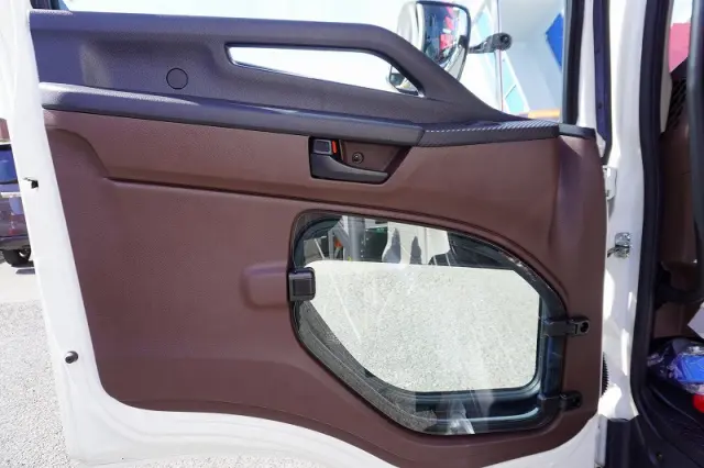 日野 レンジャー 2KG-FD2ABG(2WD)の写真49