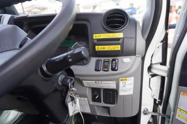 三菱 キャンター TPG-FEA50(2WD)の写真38