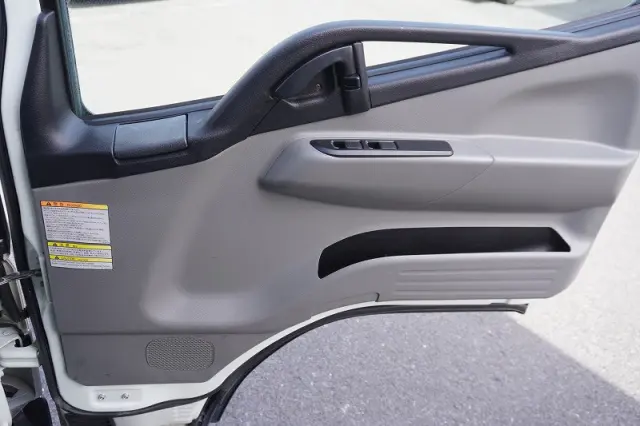 三菱 キャンター TPG-FEA50(2WD)の写真39