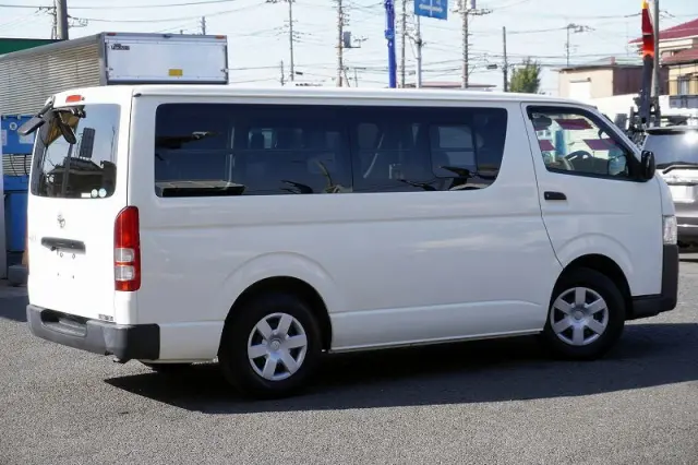 トヨタ ハイエースバン CBF-TRH200V(2WD)の写真8