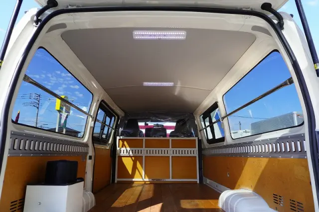 トヨタ ハイエースバン CBF-TRH200V(2WD)の写真17
