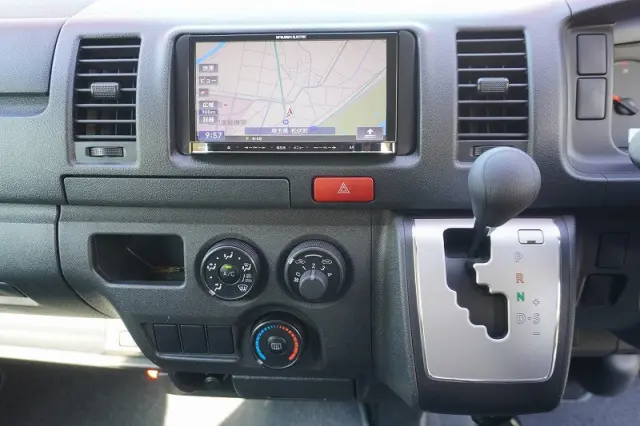 トヨタ ハイエースバン CBF-TRH200V(2WD)の写真30