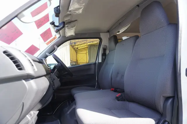 トヨタ ハイエースバン CBF-TRH200V(2WD)の写真36