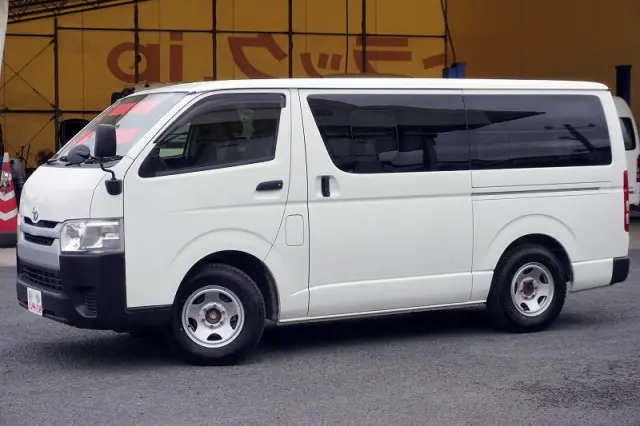 トヨタ ハイエースバン CBF-TRH200V(2WD)の写真1