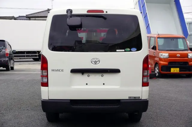 トヨタ ハイエースバン CBF-TRH200V(2WD)の写真4