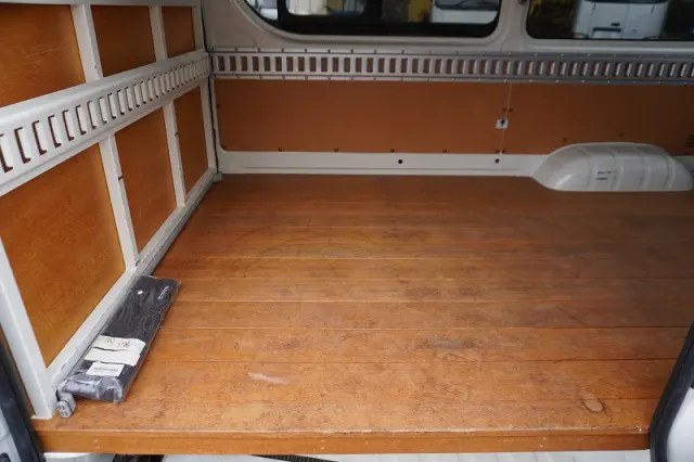 トヨタ ハイエースバン CBF-TRH200V(2WD)の写真26