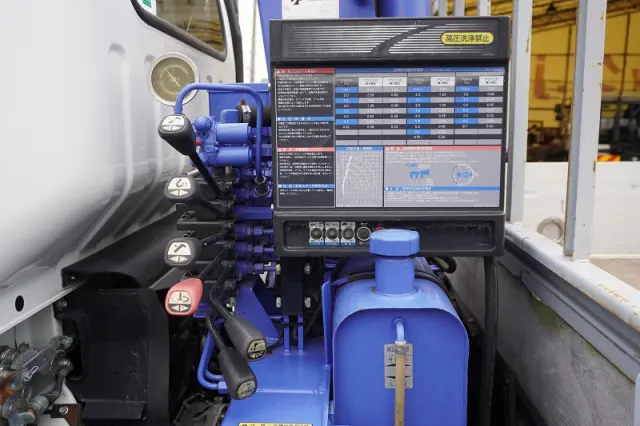 いすゞ エルフ TRG-NPR885AR(2WD)の写真30