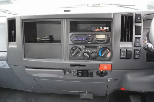 いすゞ エルフ TRG-NPR885AR(2WD)の写真34