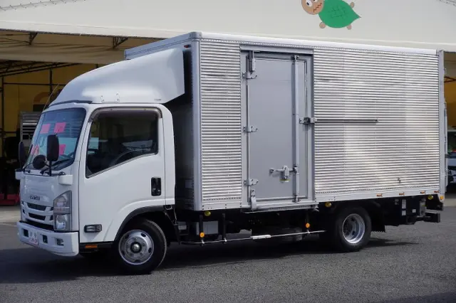 いすゞ エルフ TRG-NPR85AN(2WD)の写真1