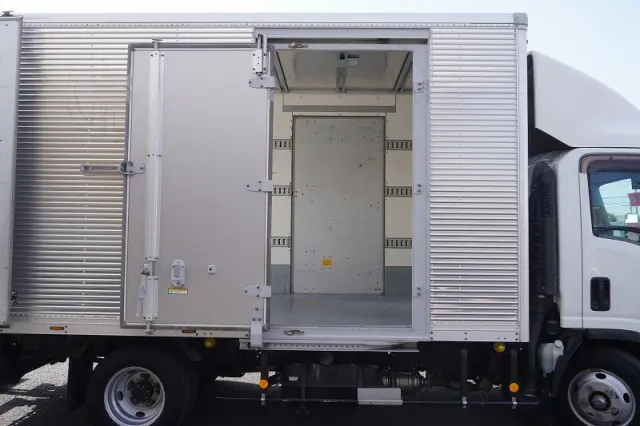 いすゞ エルフ TRG-NPR85AN(2WD)の写真20