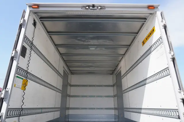 いすゞ エルフ TRG-NPR85AN(2WD)の写真23