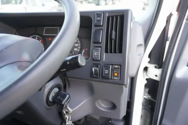 いすゞ エルフ TRG-NPR85AN(2WD)の写真40