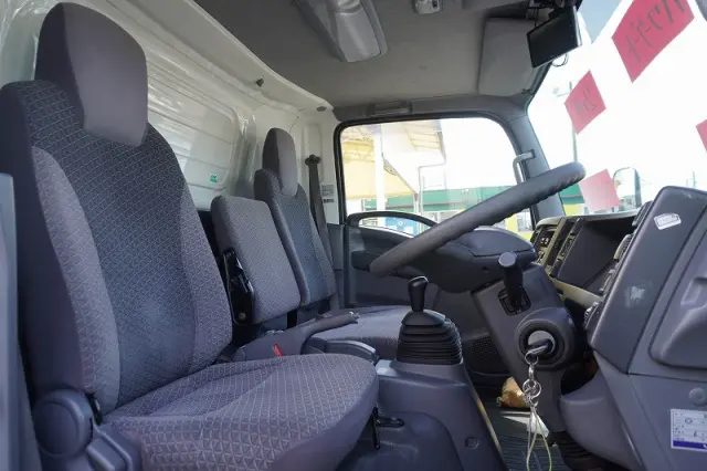 いすゞ エルフ TRG-NPR85AN(2WD)の写真42