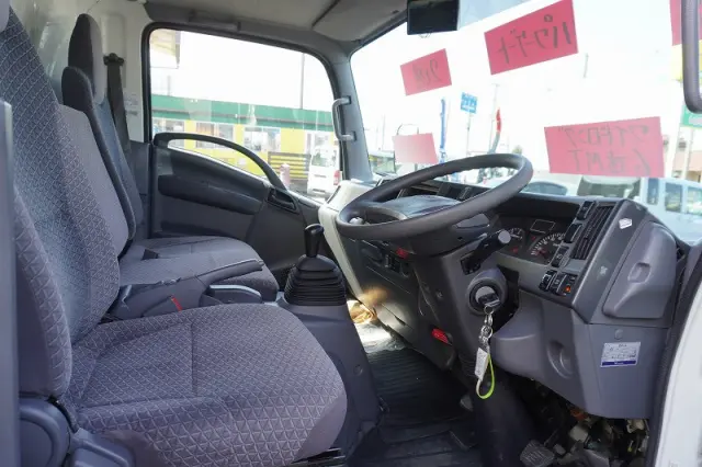 いすゞ エルフ TRG-NPR85AN(2WD)の写真43