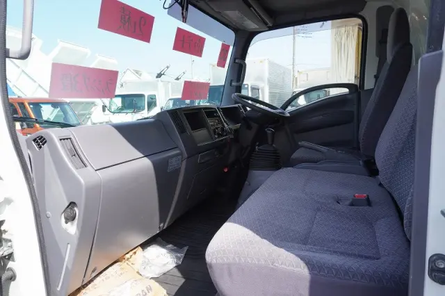 いすゞ エルフ TRG-NPR85AN(2WD)の写真44