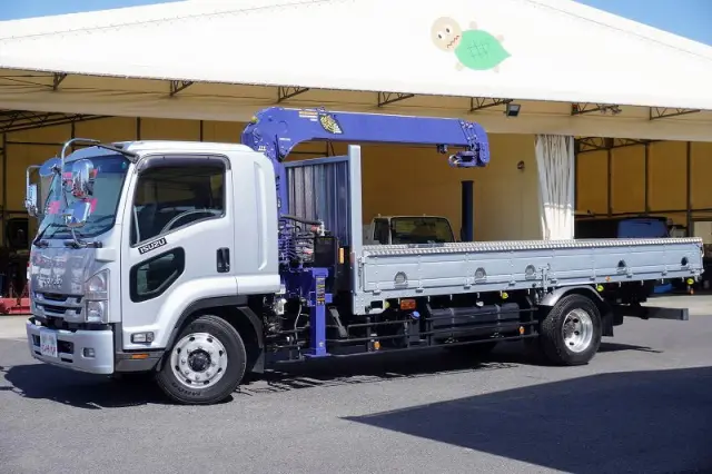 いすゞ フォワード 2RG-FTR90U2(2WD)の写真1