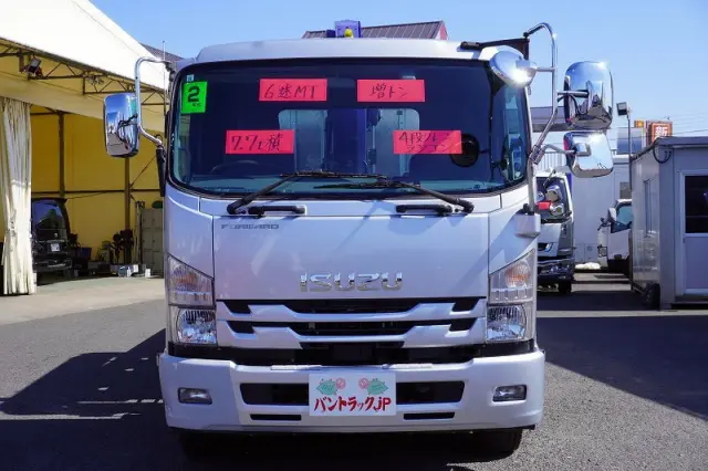 いすゞ フォワード 2RG-FTR90U2(2WD)の写真2