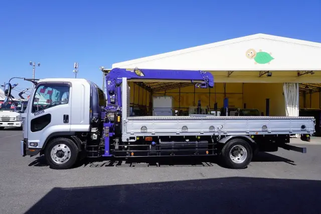 いすゞ フォワード 2RG-FTR90U2(2WD)の写真3