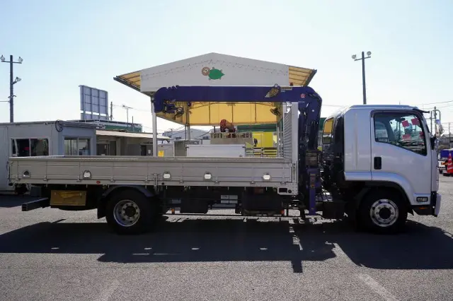 いすゞ フォワード 2RG-FTR90U2(2WD)の写真5