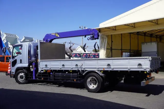 いすゞ フォワード 2RG-FTR90U2(2WD)の写真7