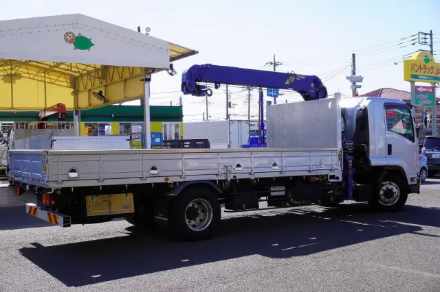 いすゞ フォワード 2RG-FTR90U2(2WD)の写真8