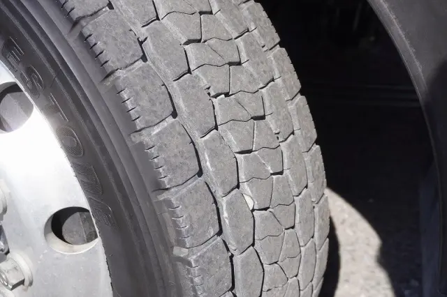 いすゞ フォワード 2RG-FTR90U2(2WD)の写真9