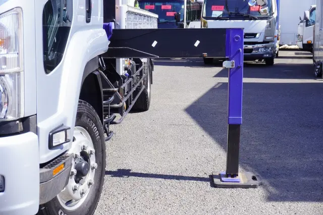 いすゞ フォワード 2RG-FTR90U2(2WD)の写真27