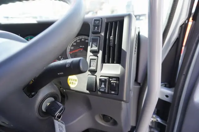 いすゞ フォワード 2RG-FTR90U2(2WD)の写真38