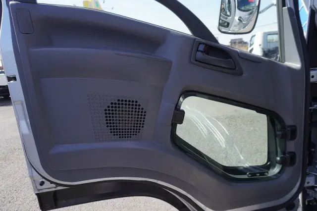 いすゞ フォワード 2RG-FTR90U2(2WD)の写真45