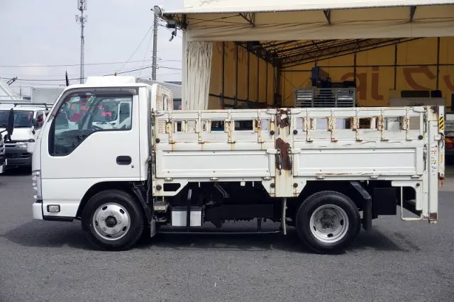 いすゞ エルフ TRG-NKR85A(2WD)の写真3