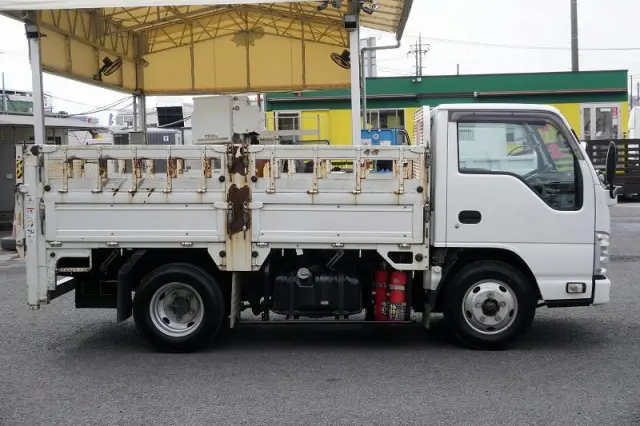 いすゞ エルフ TRG-NKR85A(2WD)の写真5