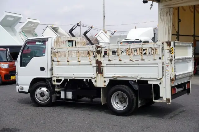 いすゞ エルフ TRG-NKR85A(2WD)の写真7