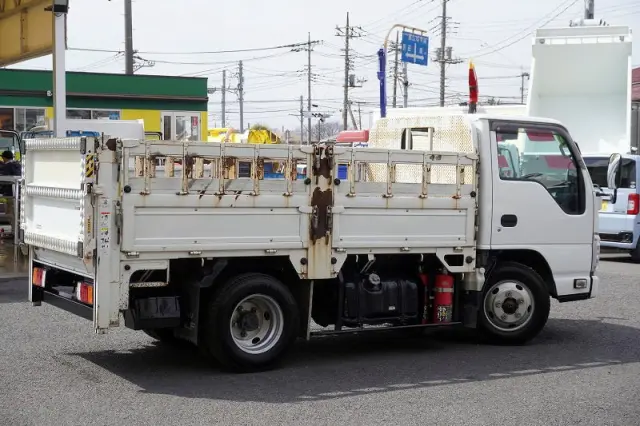 いすゞ エルフ TRG-NKR85A(2WD)の写真8