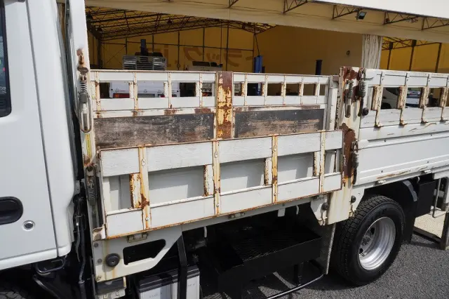 いすゞ エルフ TRG-NKR85A(2WD)の写真19