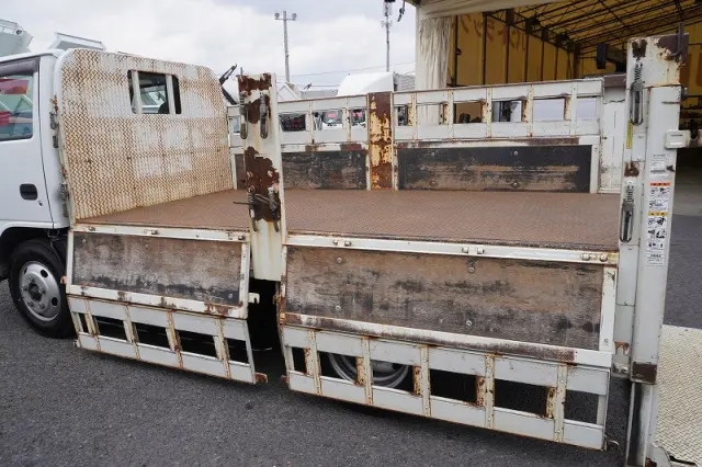 いすゞ エルフ TRG-NKR85A(2WD)の写真20