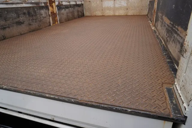 いすゞ エルフ TRG-NKR85A(2WD)の写真24