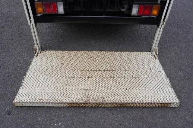 いすゞ エルフ TRG-NKR85A(2WD)の写真26