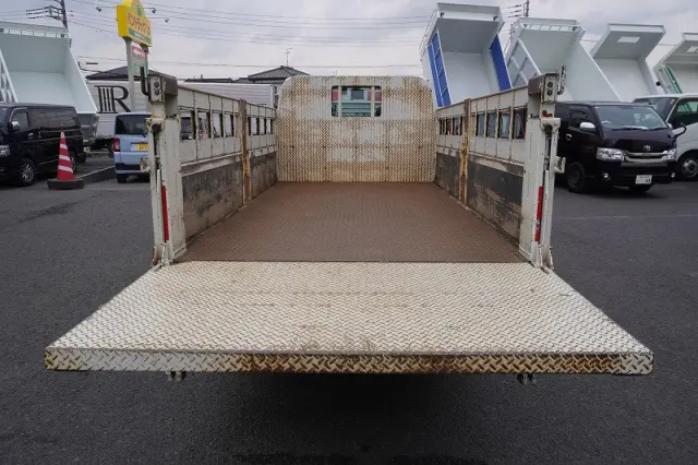 いすゞ エルフ TRG-NKR85A(2WD)の写真27