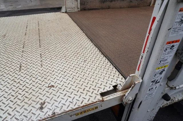 いすゞ エルフ TRG-NKR85A(2WD)の写真28