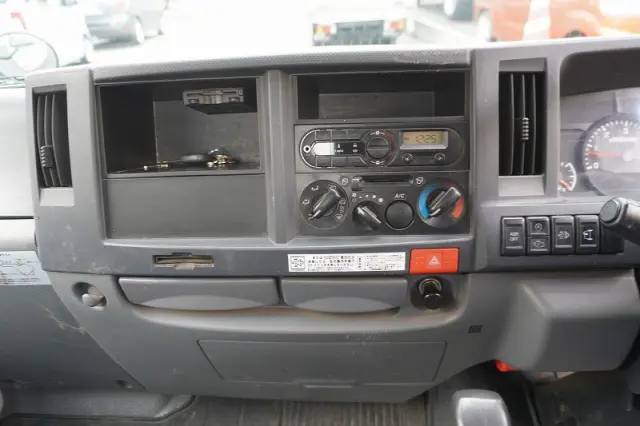 いすゞ エルフ TRG-NKR85A(2WD)の写真36