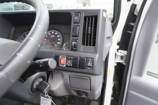 いすゞ エルフ TRG-NKR85A(2WD)の写真39