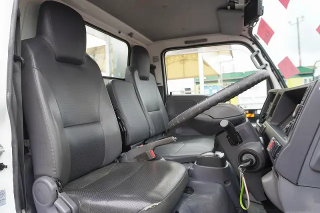 いすゞ エルフ TRG-NKR85A(2WD)の写真41