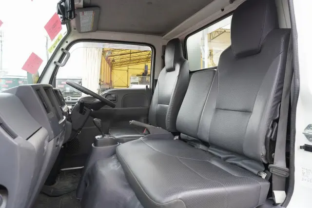 いすゞ エルフ TRG-NKR85A(2WD)の写真44