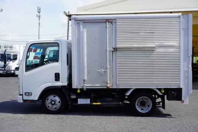 いすゞ エルフ TPG-NMR85AN(2WD)の写真3