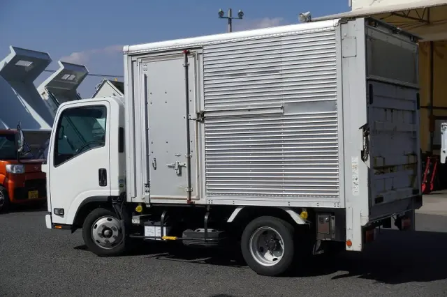 いすゞ エルフ TPG-NMR85AN(2WD)の写真7