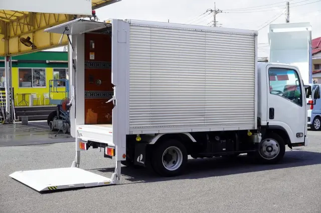 いすゞ エルフ TPG-NMR85AN(2WD)の写真9