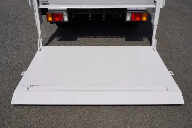 いすゞ エルフ TPG-NMR85AN(2WD)の写真25