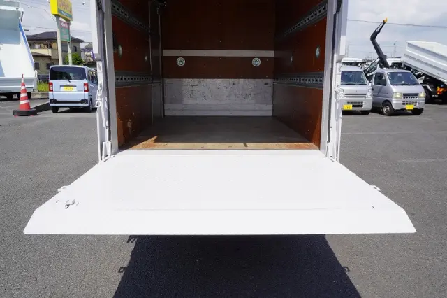 いすゞ エルフ TPG-NMR85AN(2WD)の写真26