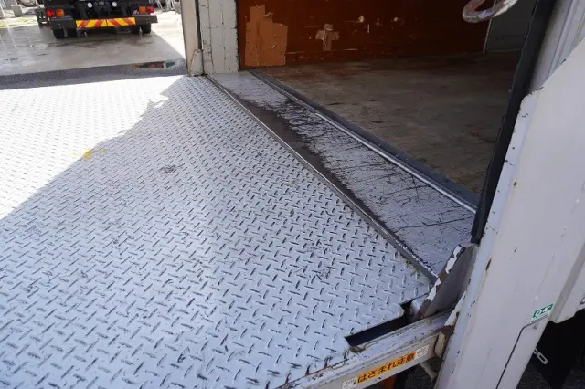 いすゞ エルフ TPG-NMR85AN(2WD)の写真29